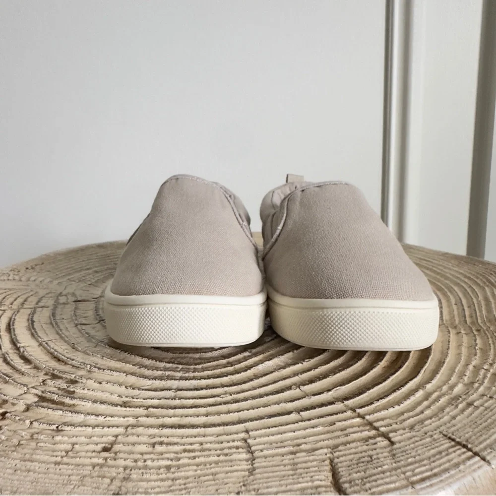 Gap Toddler Slip-On Beige Sneakers Size 8